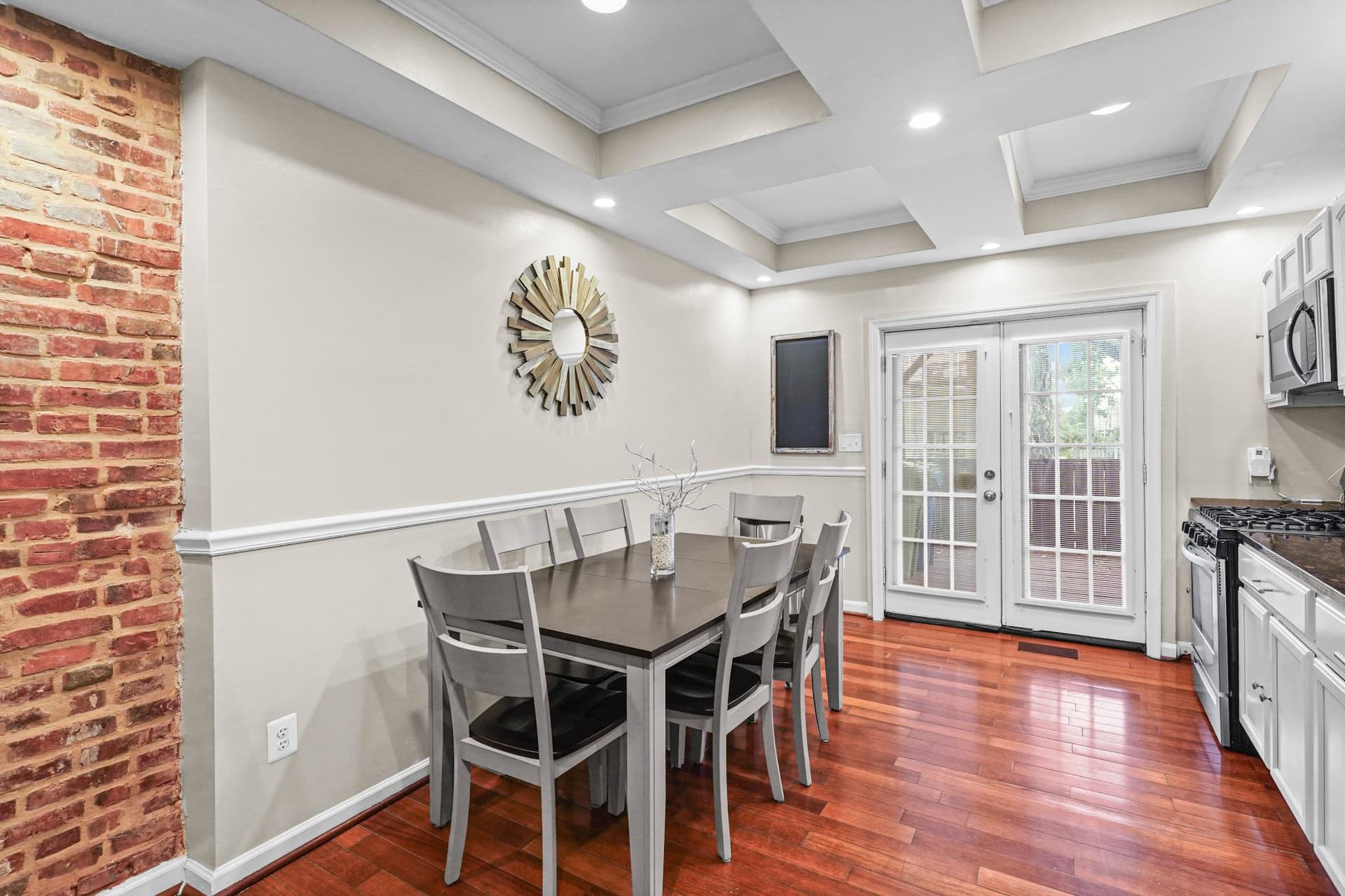 1411 W Ostend Street photo 13