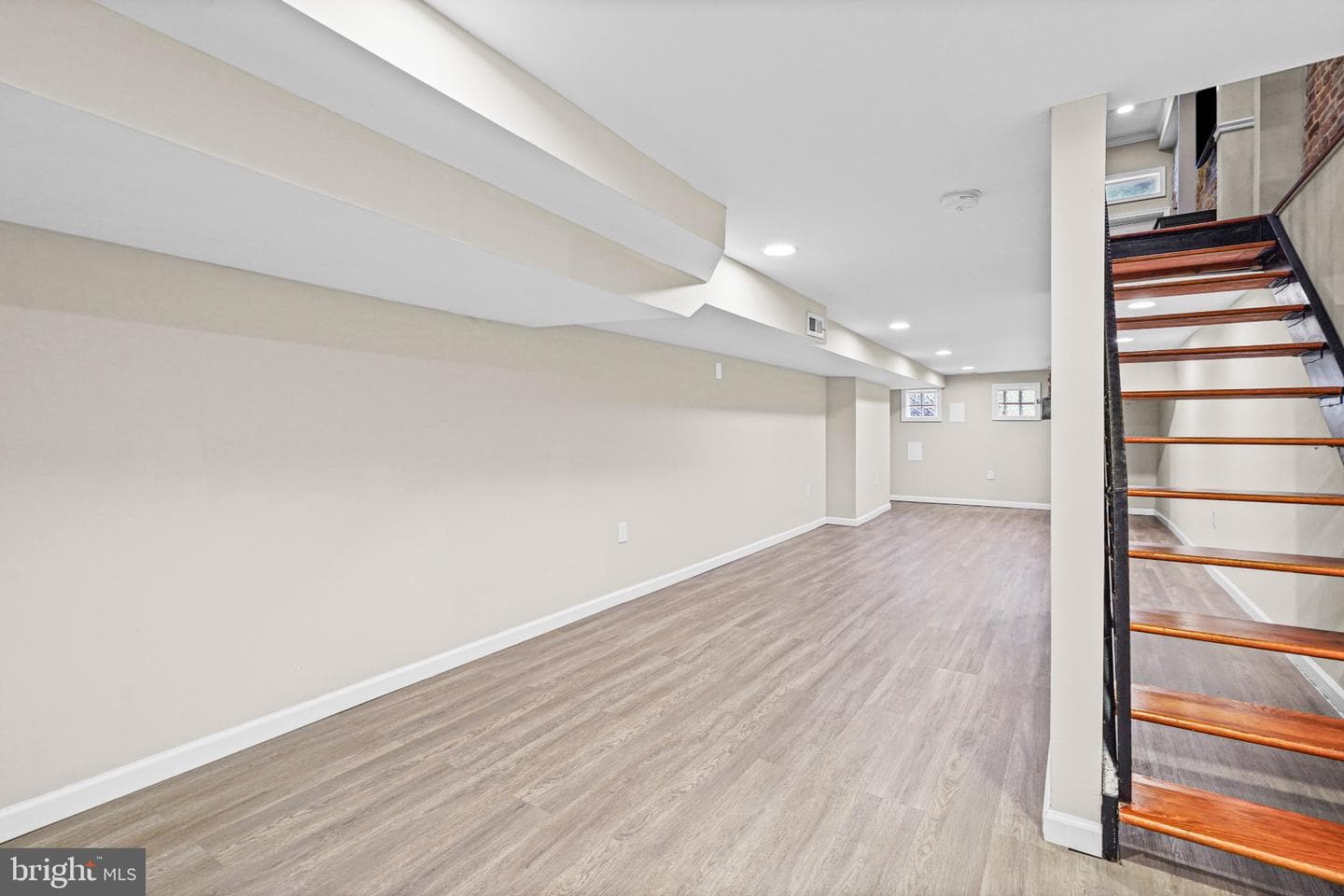 1411 W Ostend Street photo 31