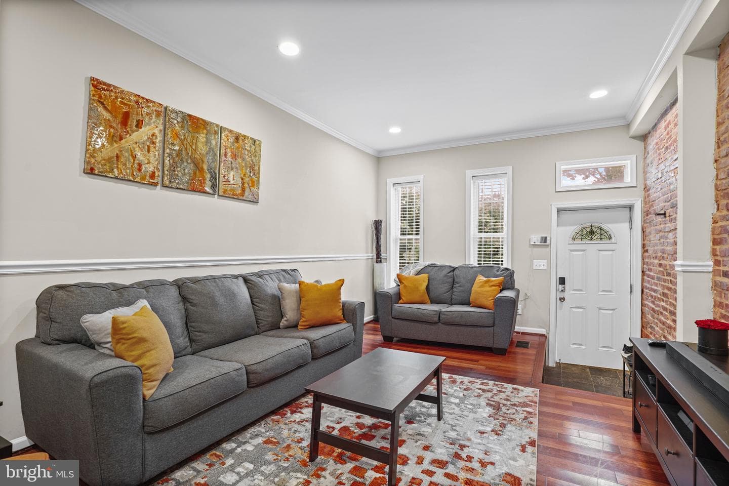 1411 W Ostend Street photo 8