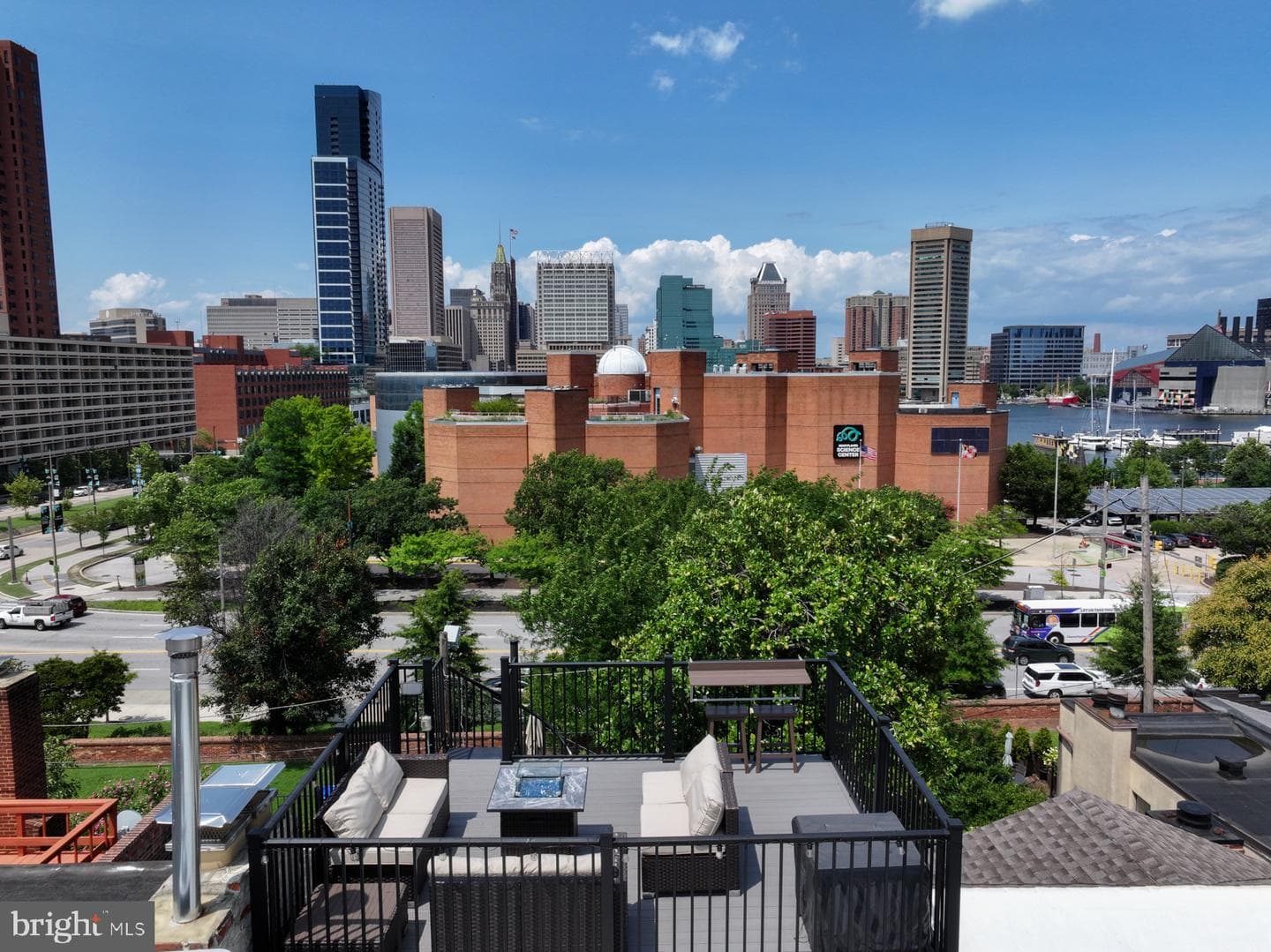 116 E Montgomery Street photo 38