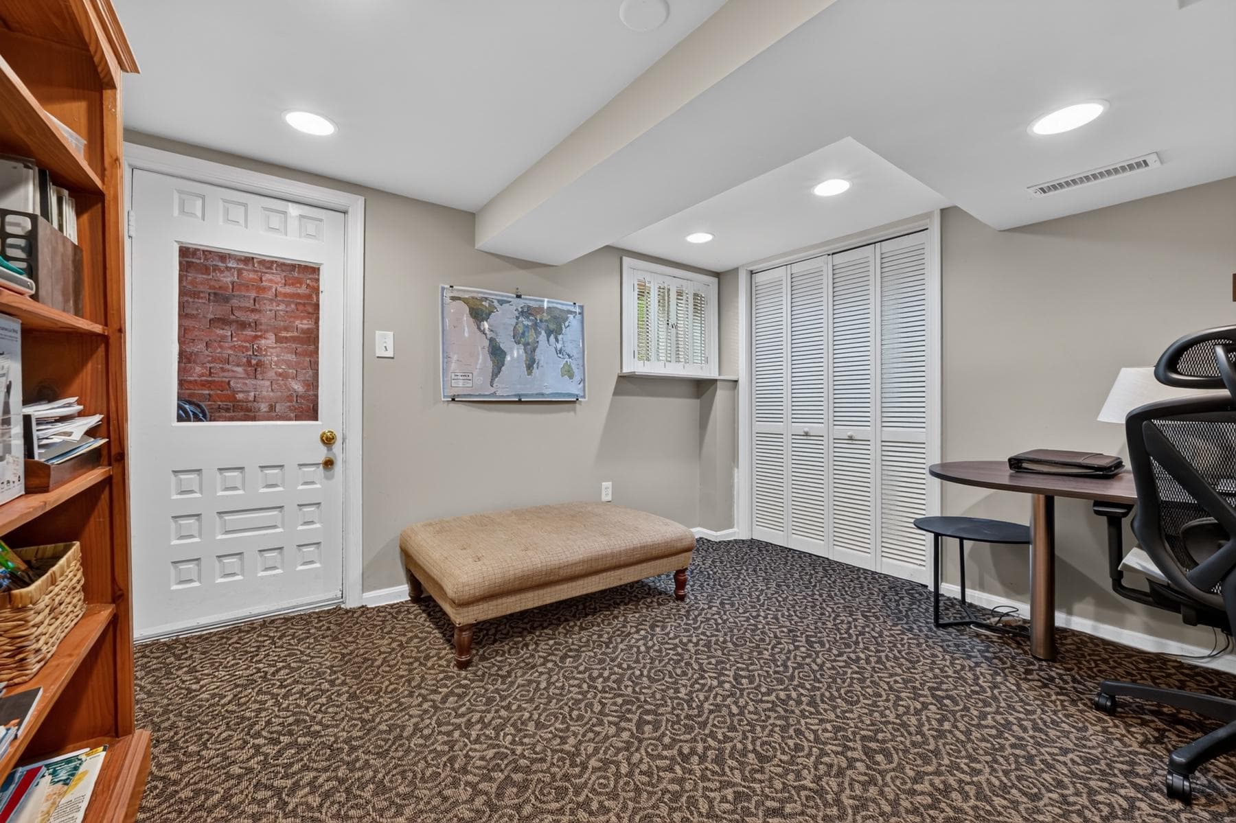 116 E Montgomery Street photo 40
