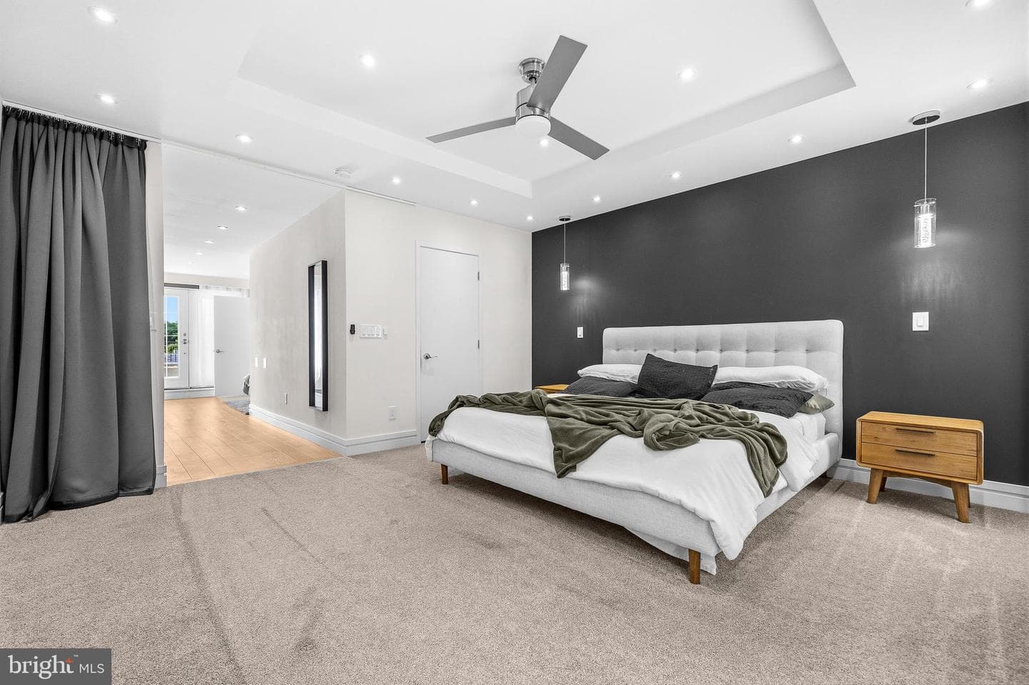 830 N Bond Street photo 15