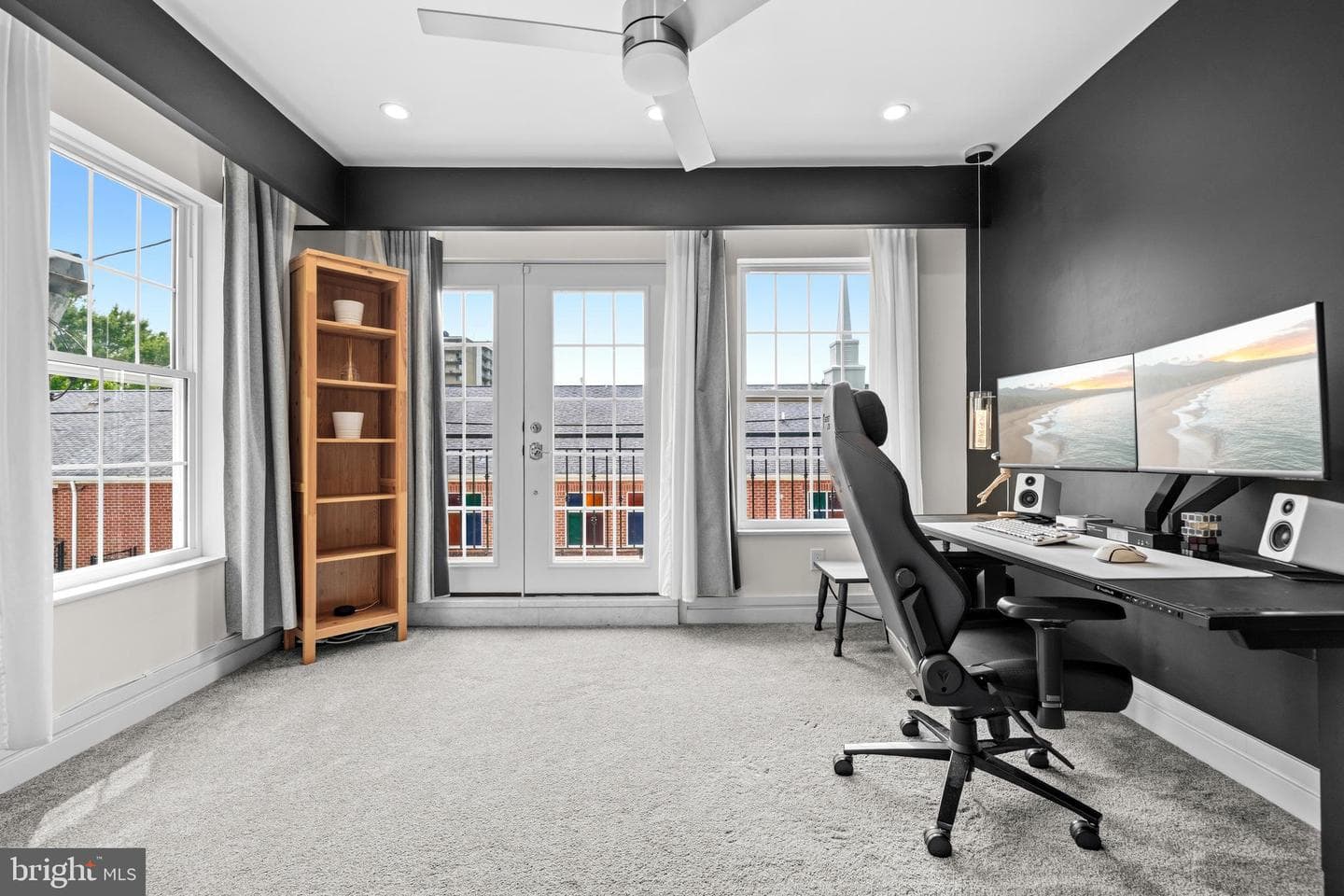 830 N Bond Street photo 27