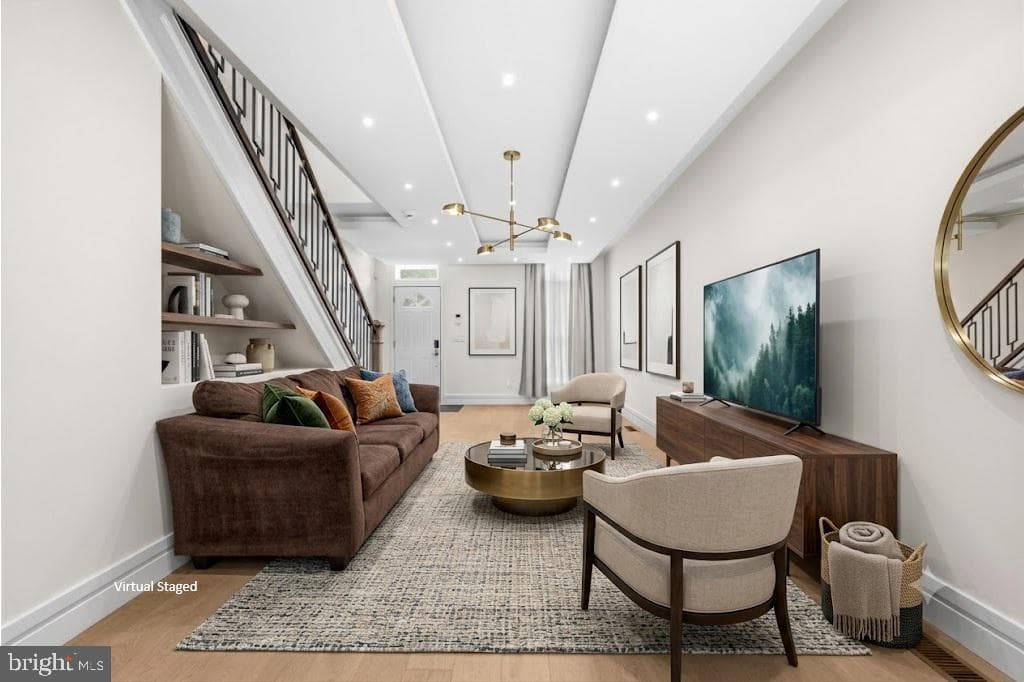 830 N Bond Street photo 39