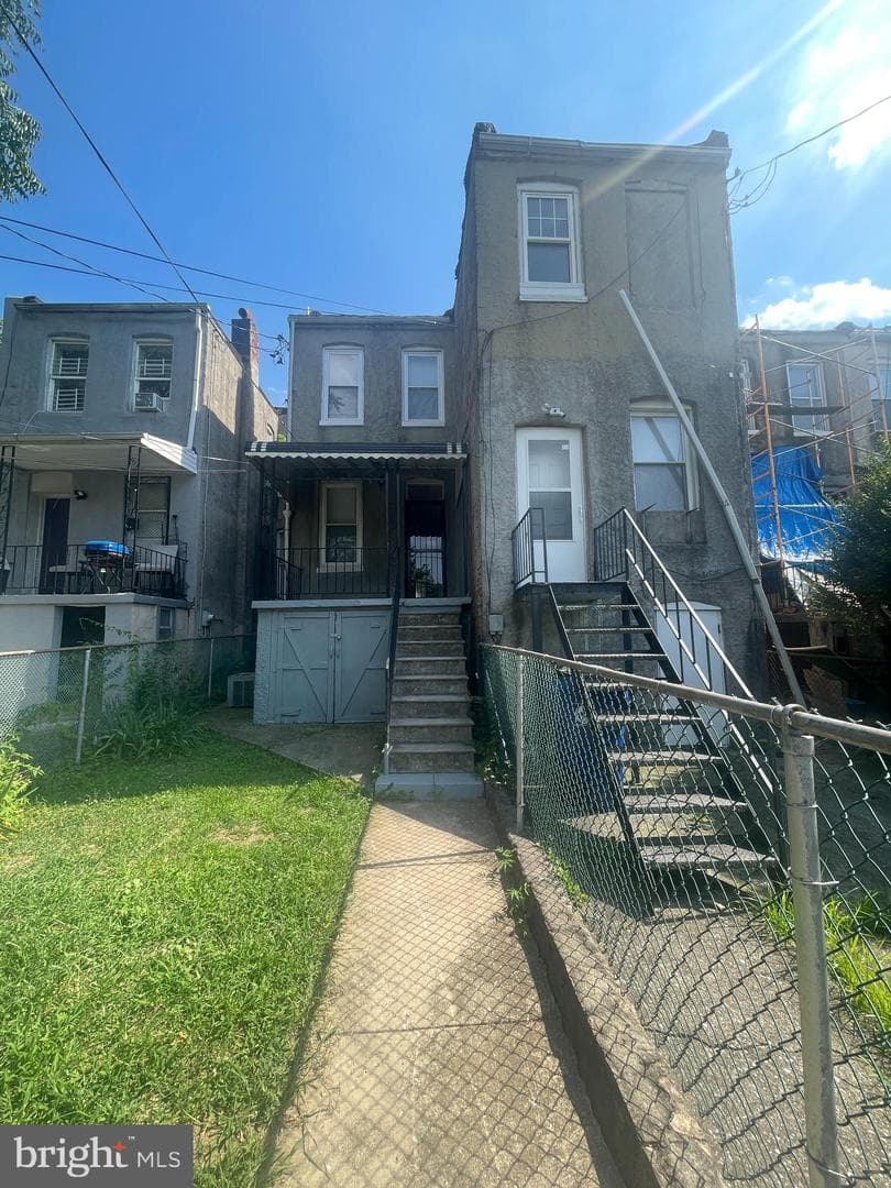 1904 W Lexington Street photo 16