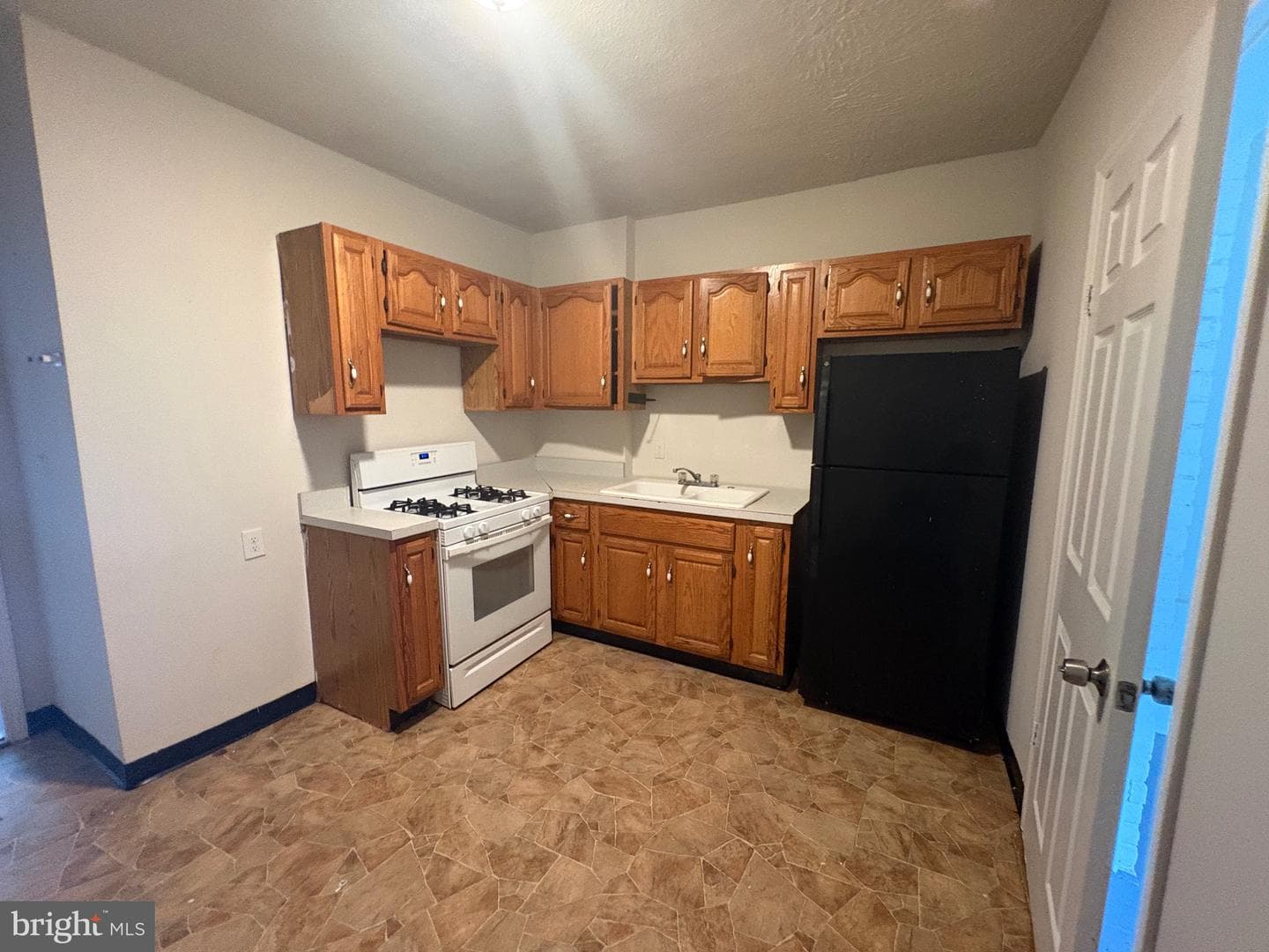 3820 Fairhaven Avenue photo 1