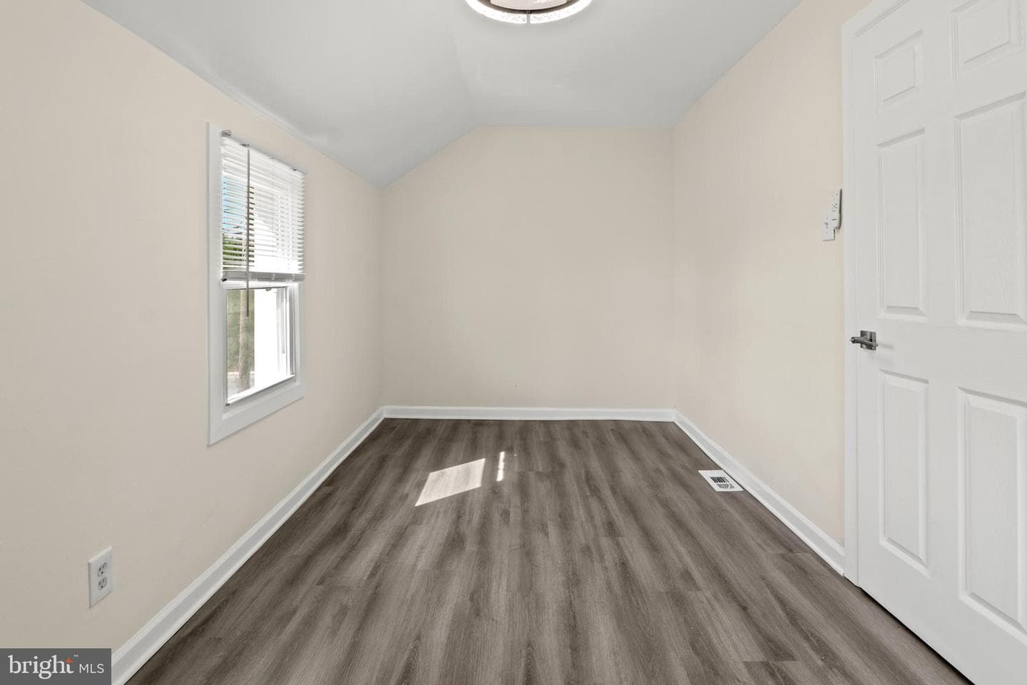 4709 Virginia Avenue photo 23