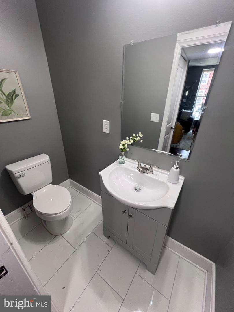 1512 W Pratt Street photo 9