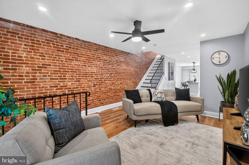 835 N Montford Avenue photo 6