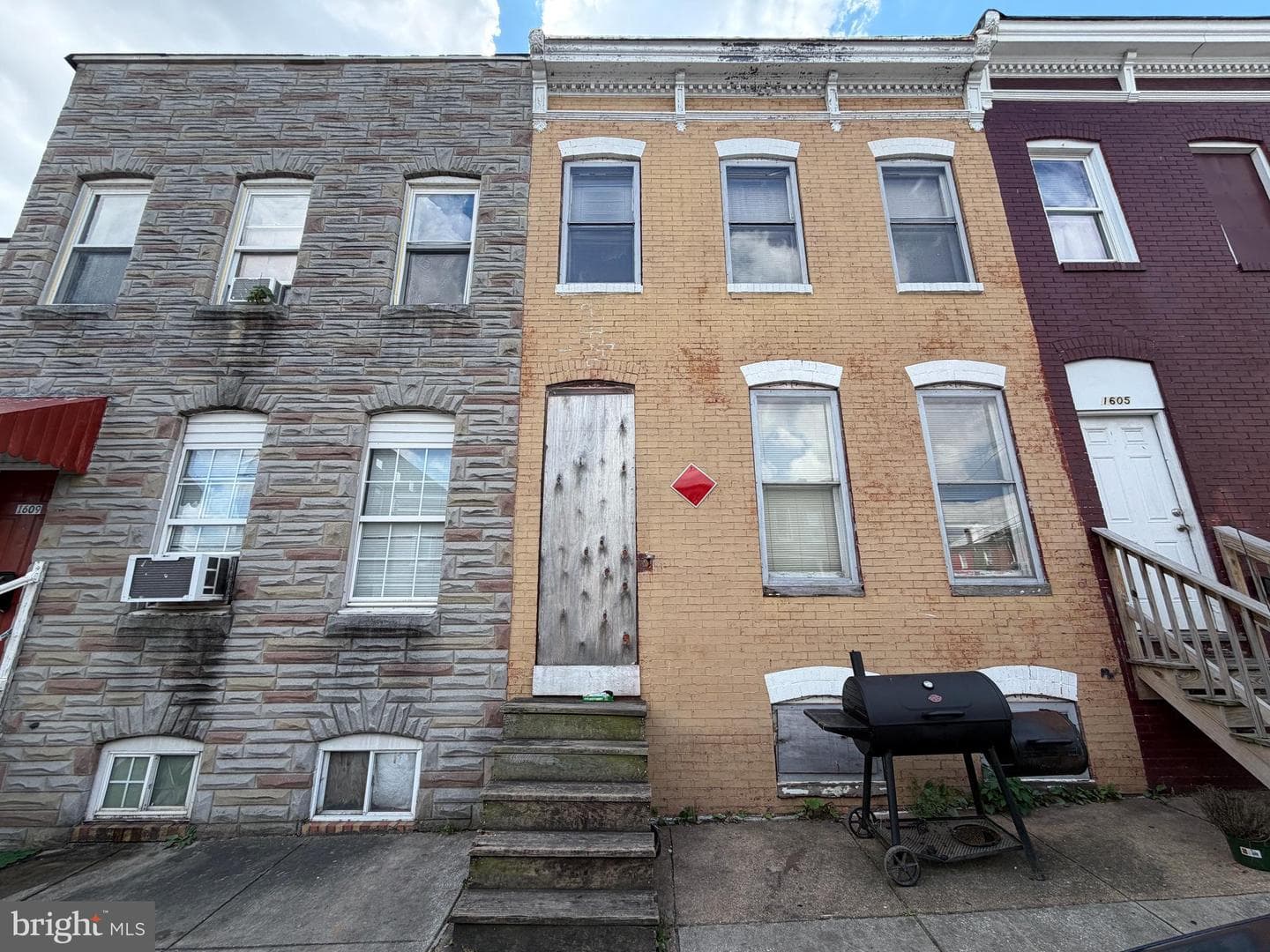 1607 Elmtree Street photo 2