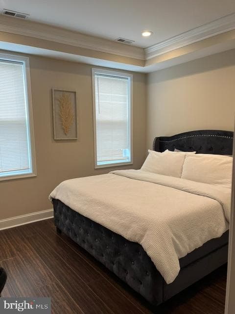 3130 Foster Avenue photo 9