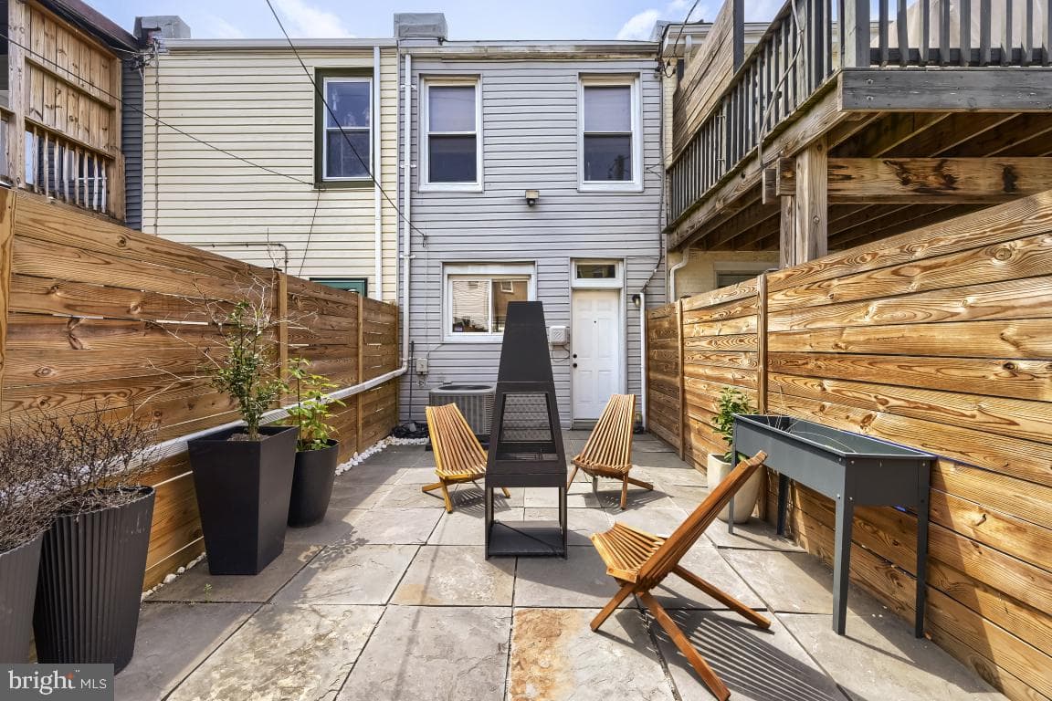 7 S Robinson Street photo 25