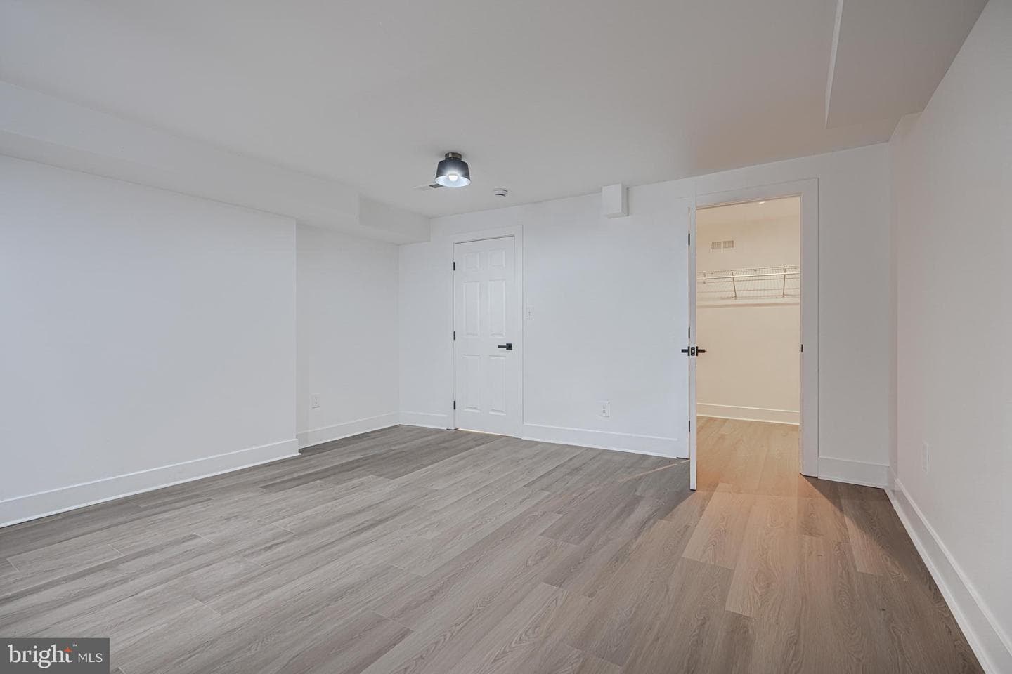 2118 Bolton Street photo 53