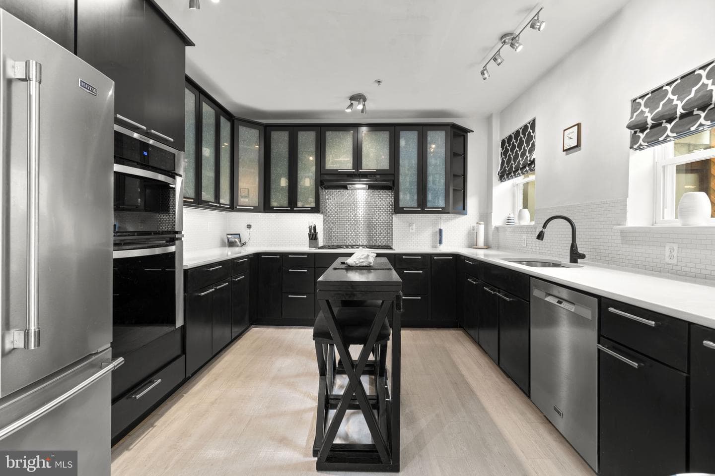 210 S High Street photo 16