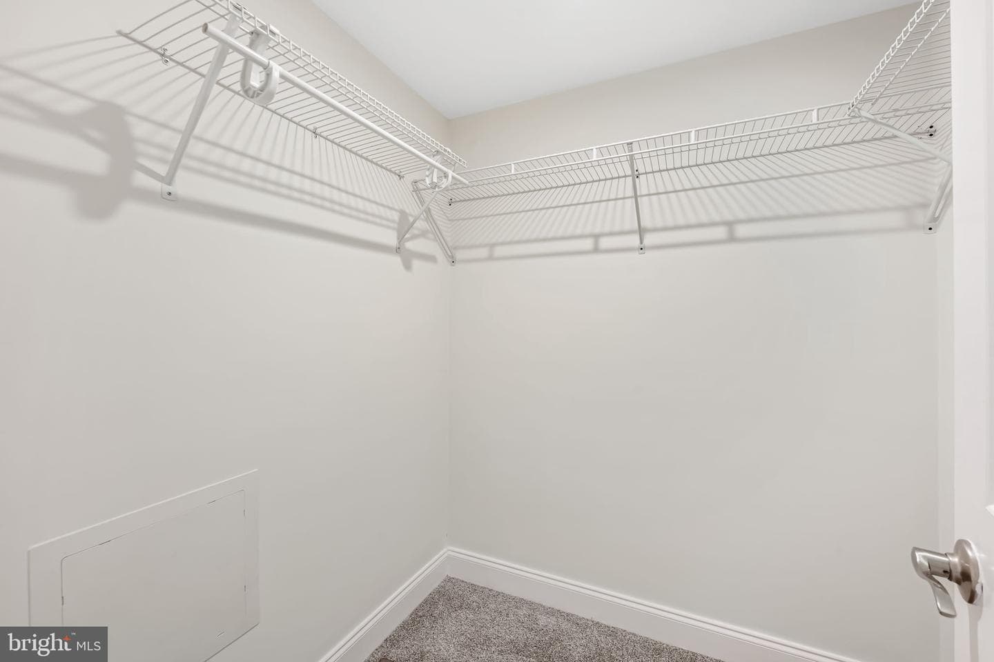 133 N Bradford Street N photo 23