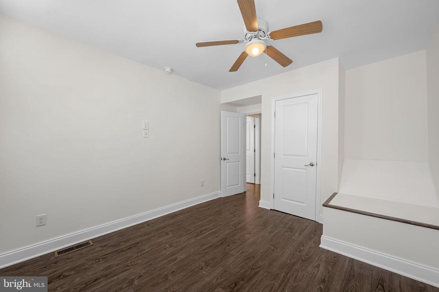 133 N Bradford Street N photo 26