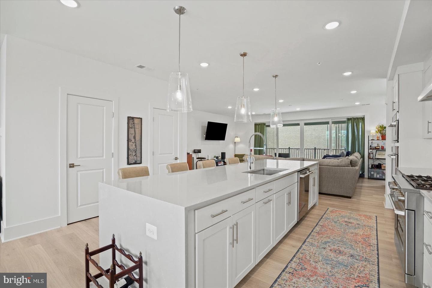 113b E Cromwell Street photo 4