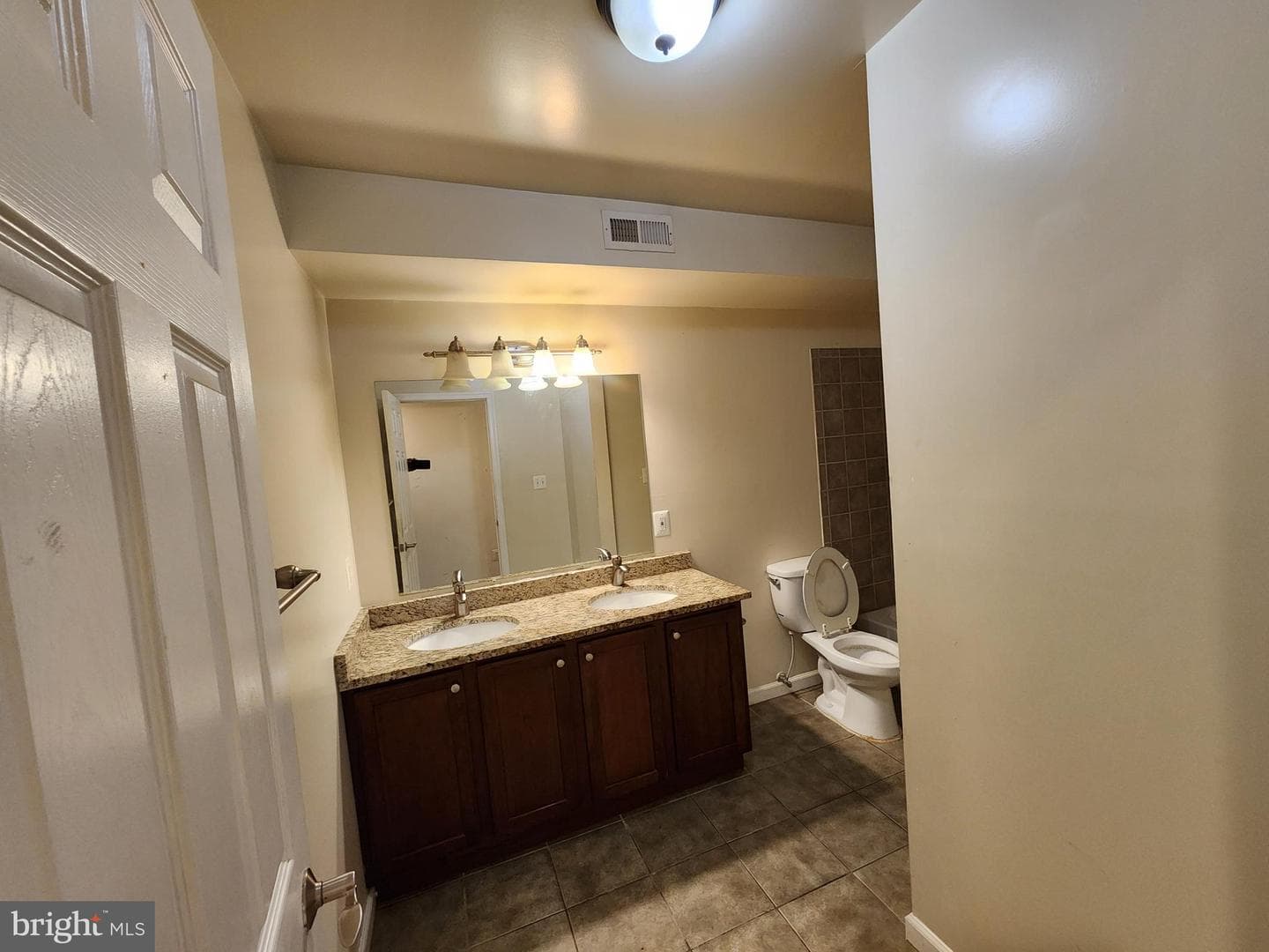 506 N Chester Street photo 35