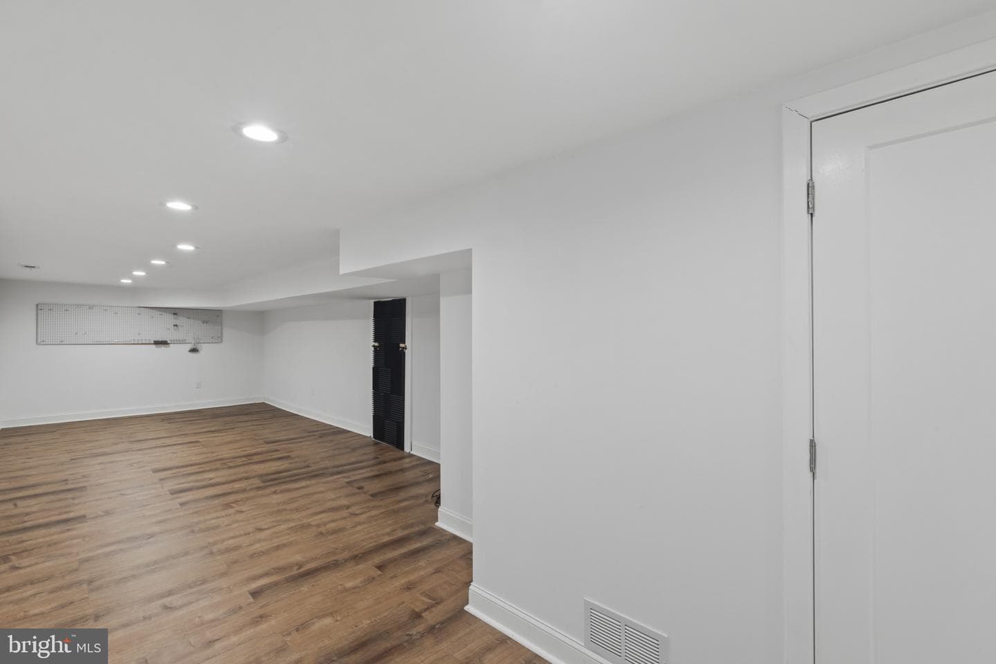 455 E Lorraine Avenue photo 38