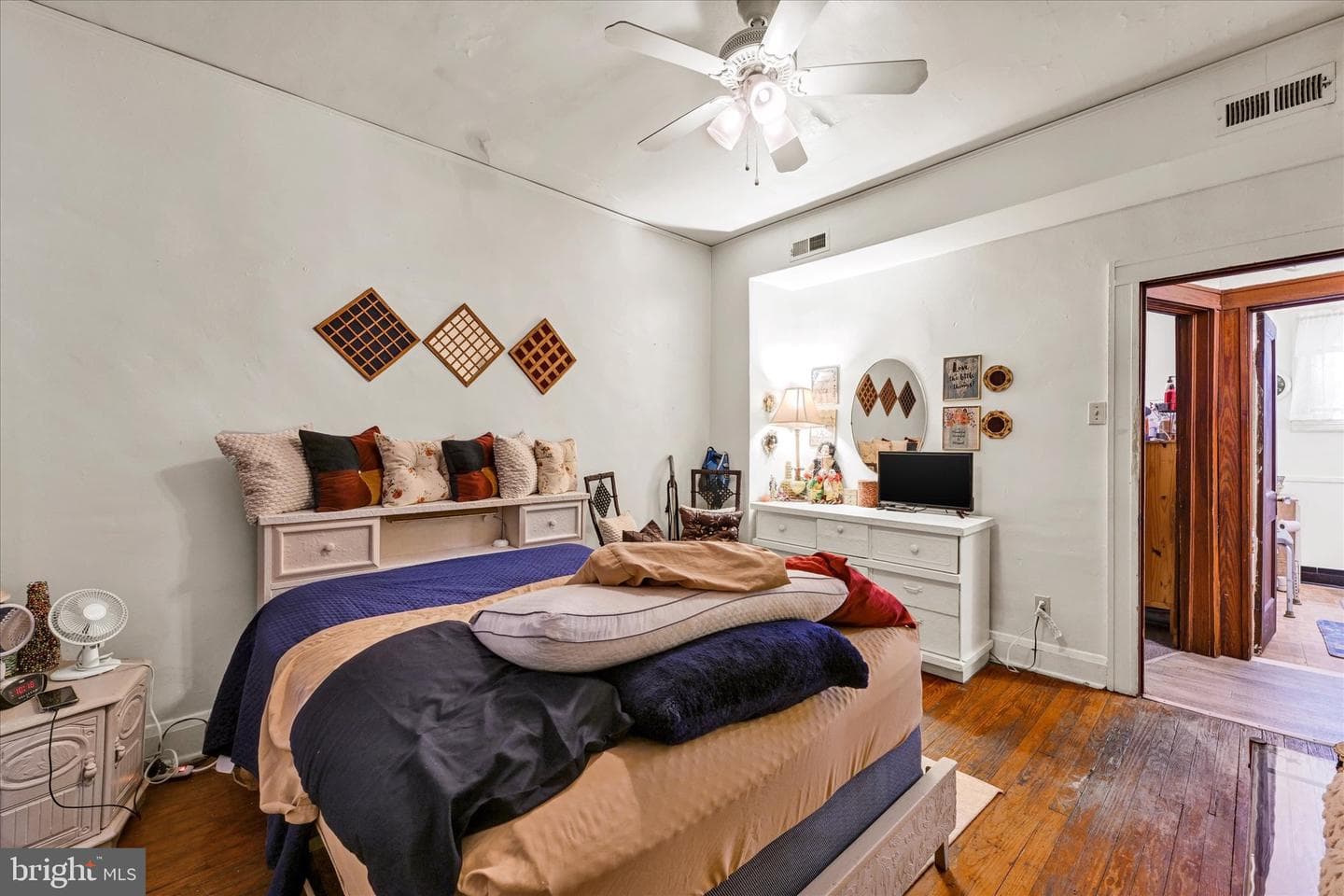 48 N Ellamont Street N photo 16