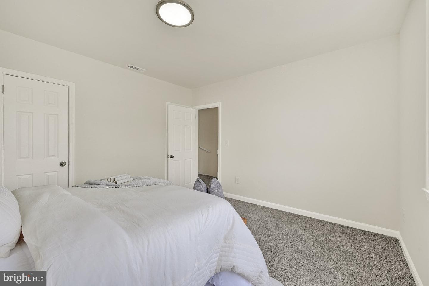 5829 The Alameda photo 17
