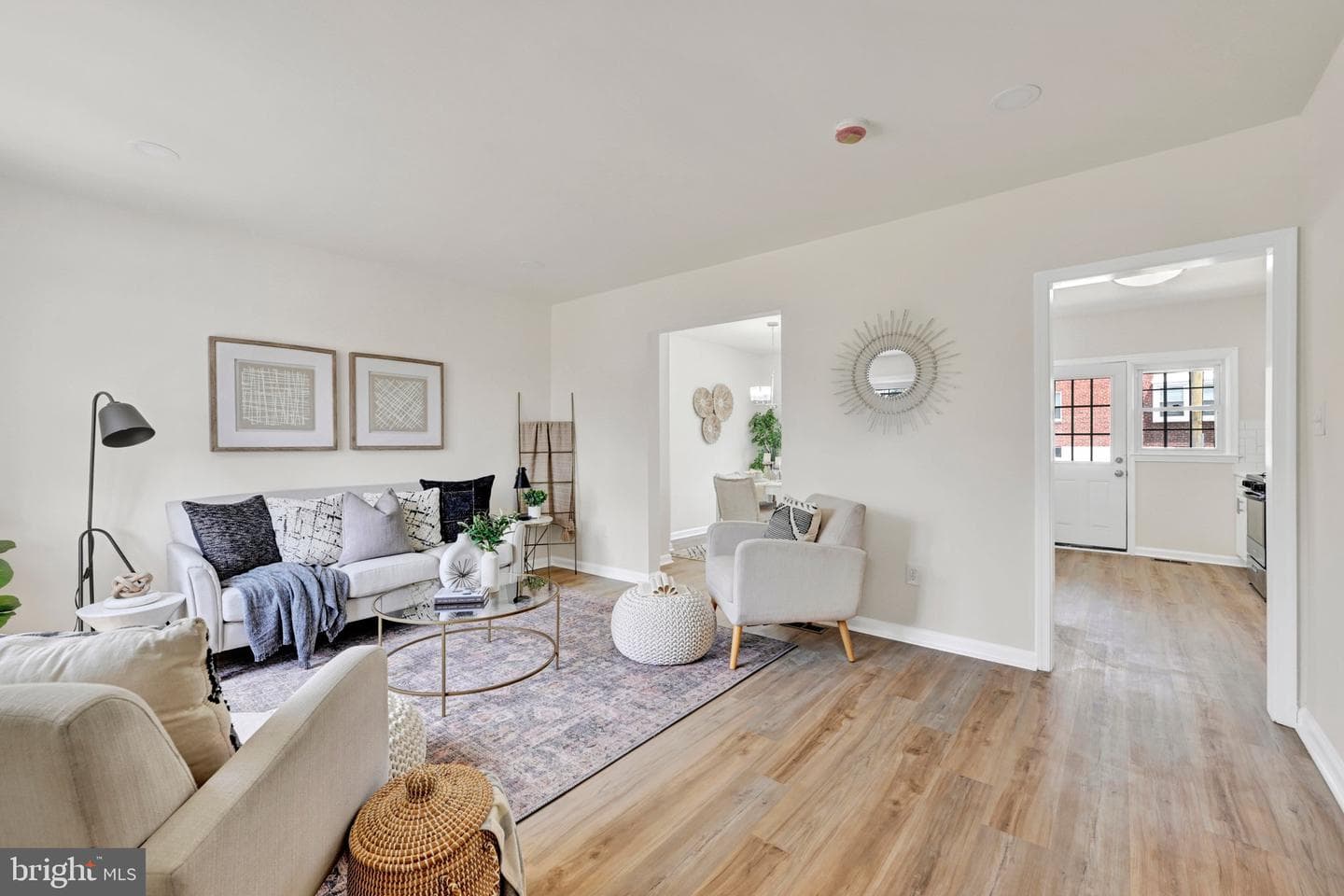 5829 The Alameda photo 3