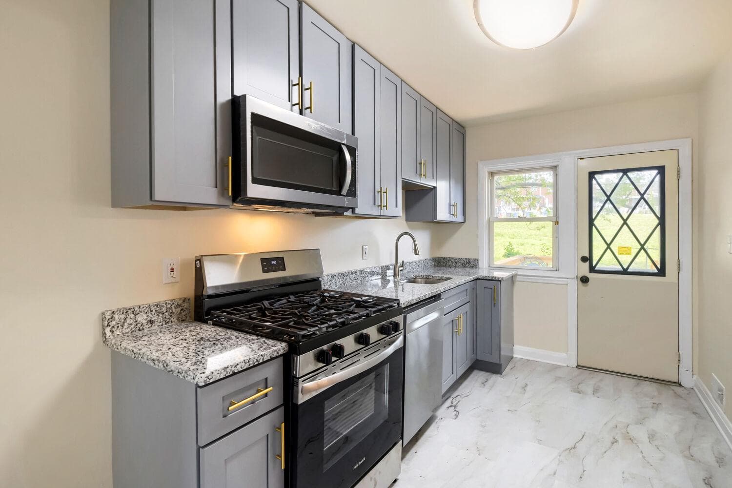 220 N Edgewood Street photo 4