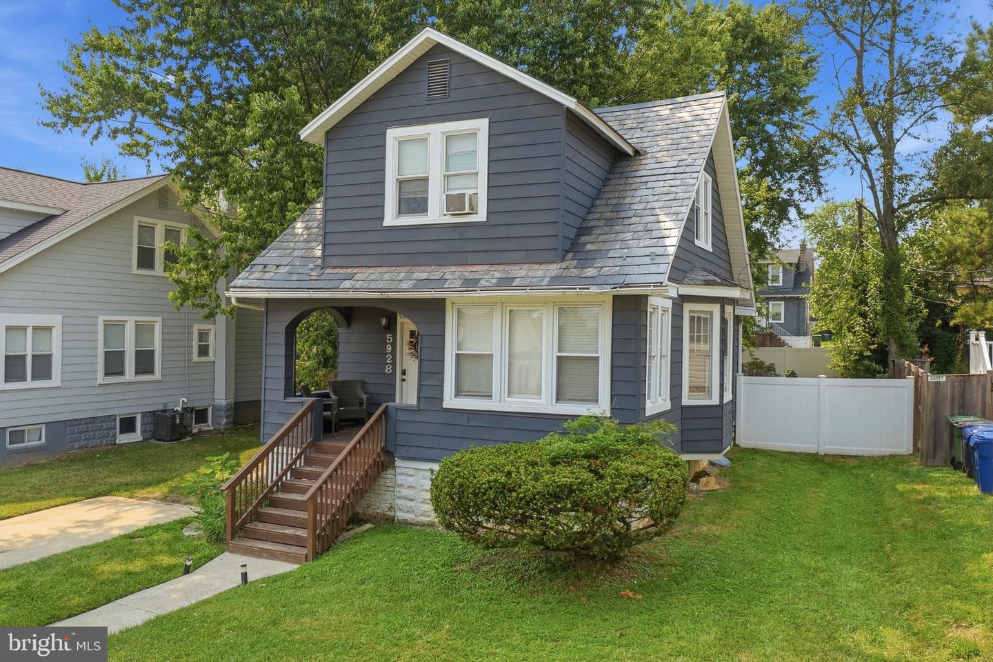 5978 Glenoak Avenue photo 3
