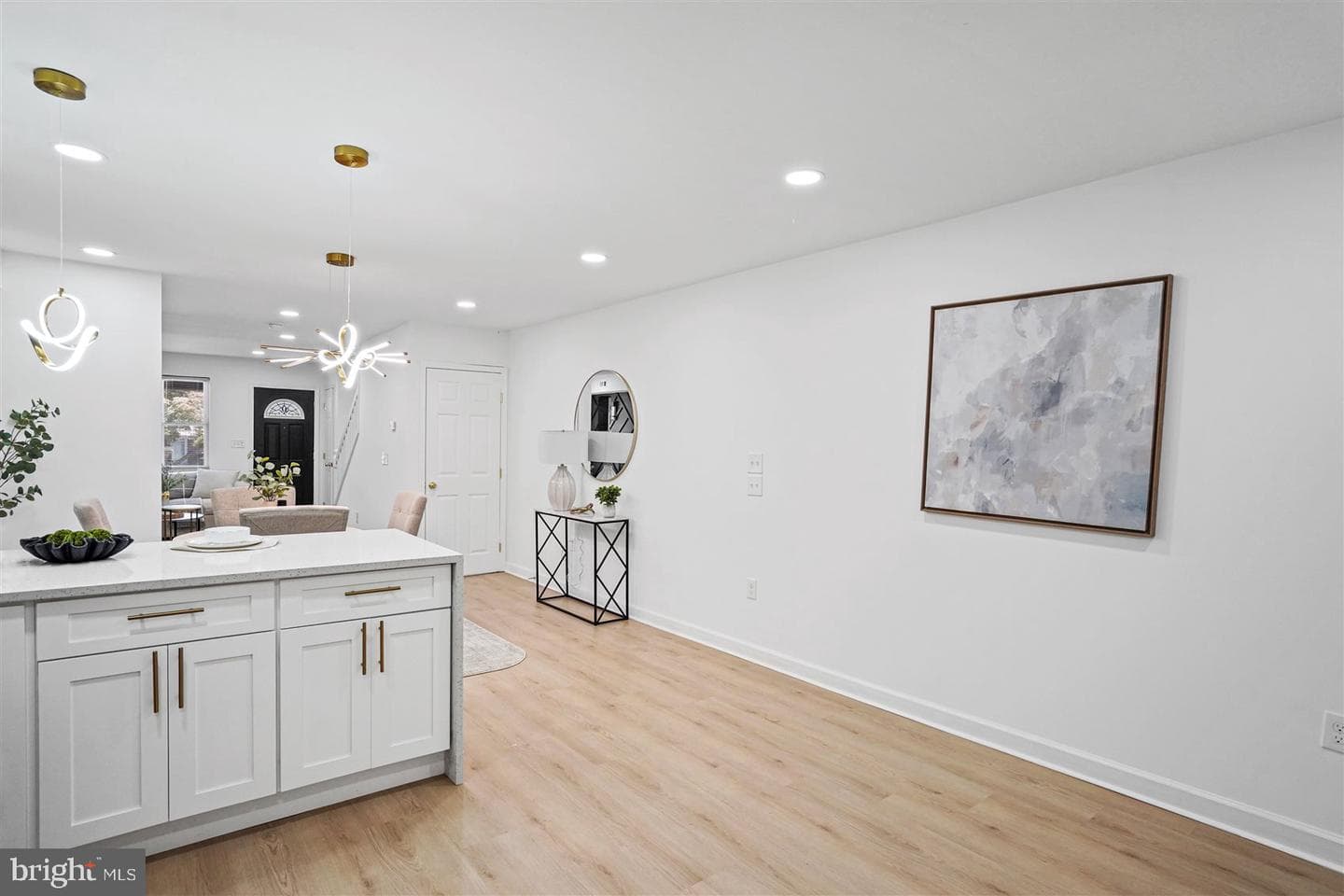 38 N Monastery Avenue photo 17