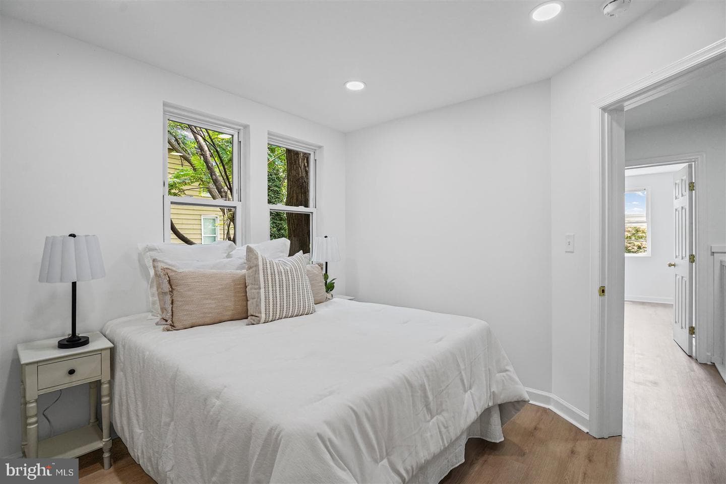 38 N Monastery Avenue photo 21