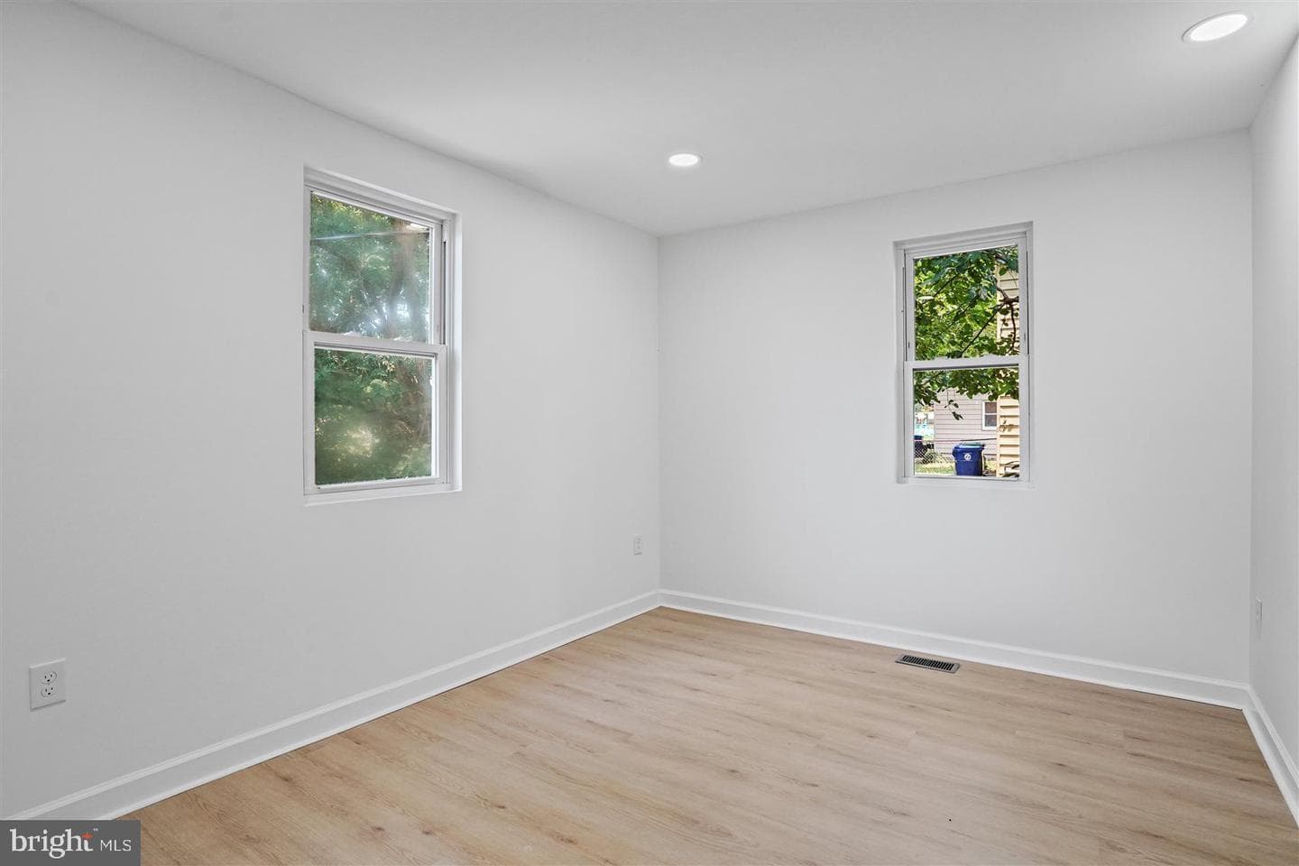 38 N Monastery Avenue photo 24