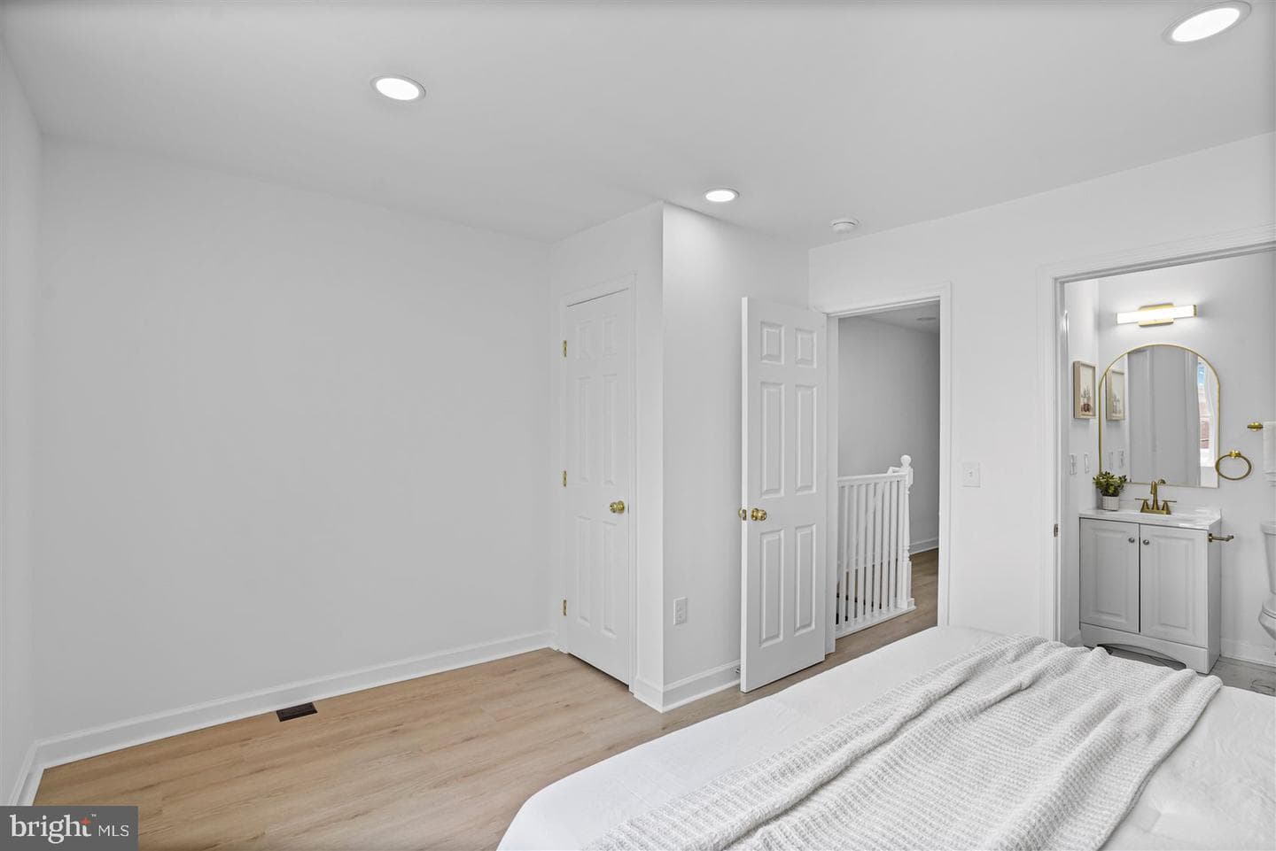 38 N Monastery Avenue photo 28