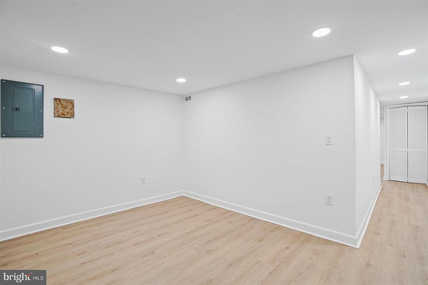 38 N Monastery Avenue photo 37