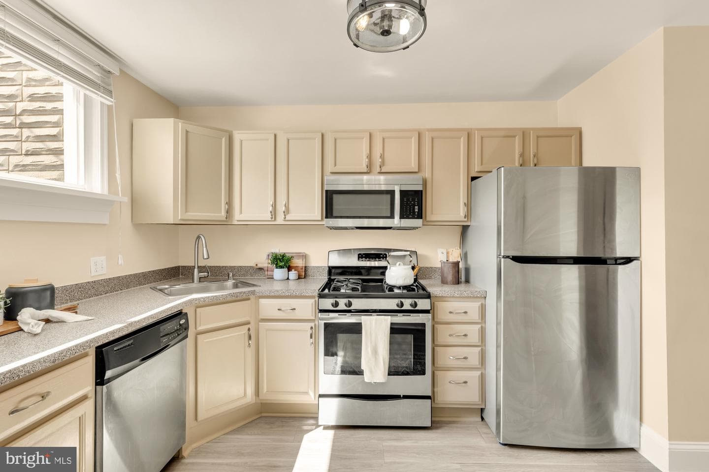 34 N Linwood Avenue photo 8