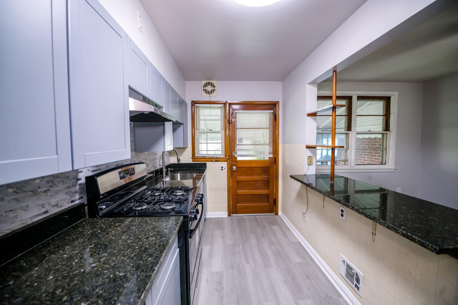 1608 Dundalk Avenue photo 7