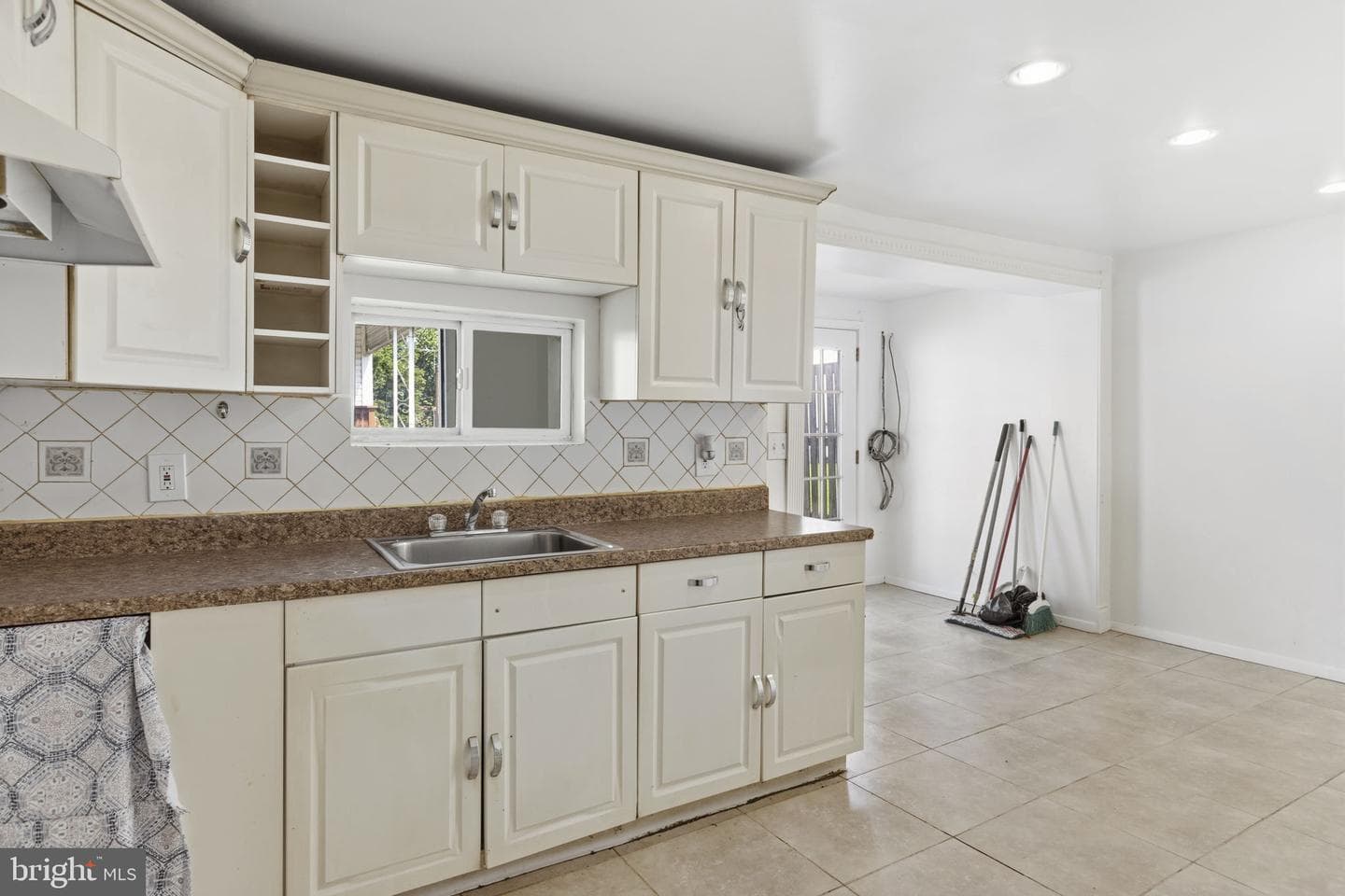 6609 Bushey Street photo 23