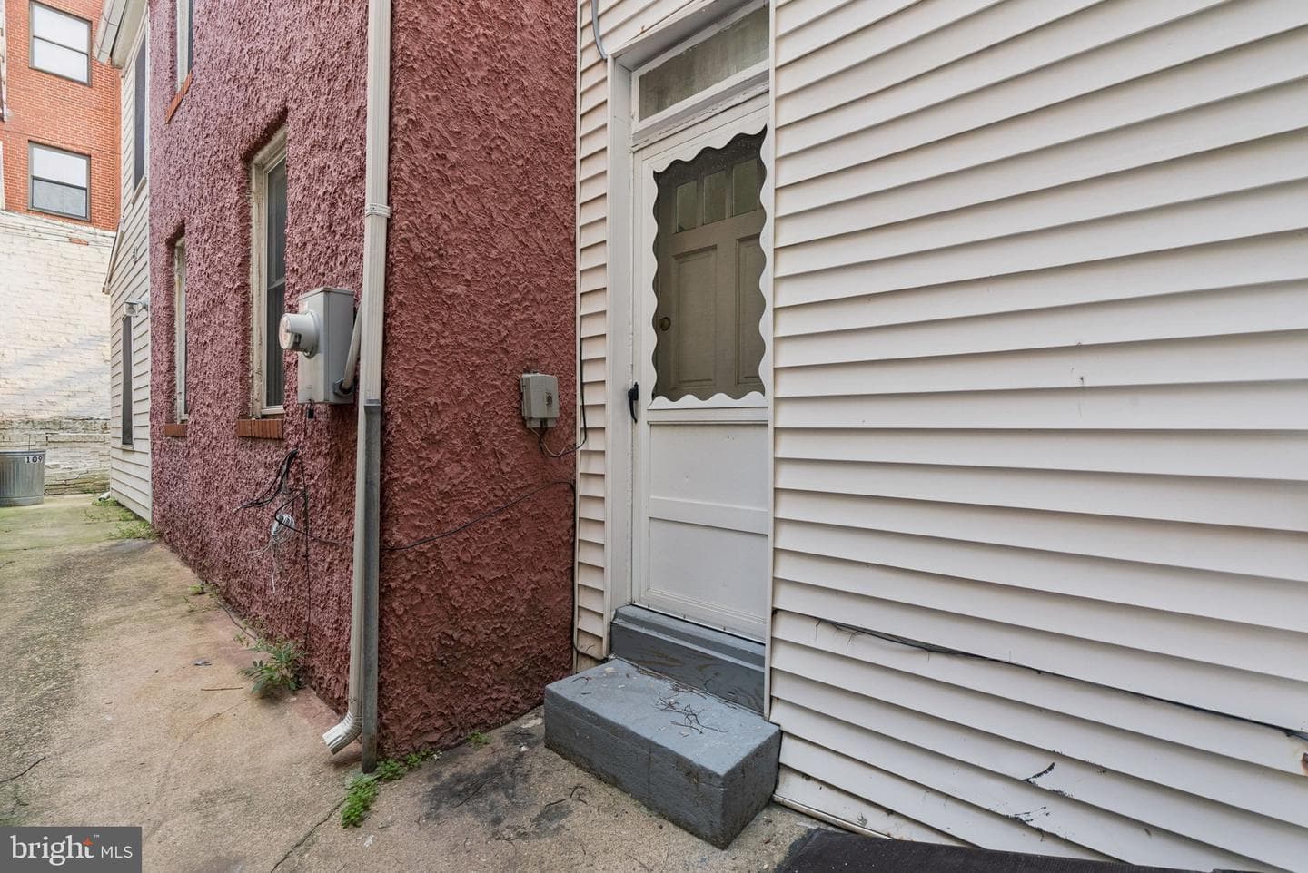 109 E West Street photo 32