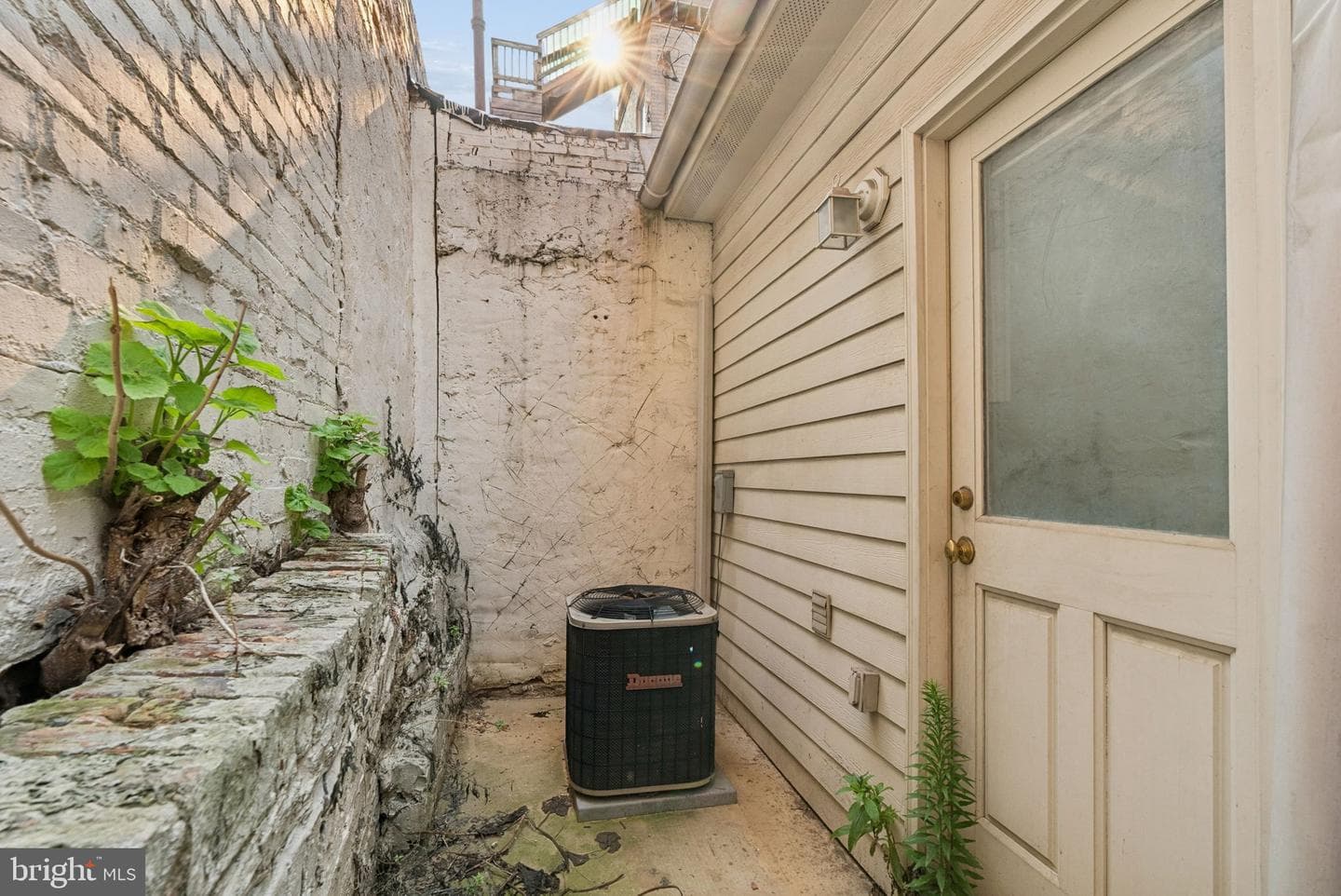 109 E West Street photo 33