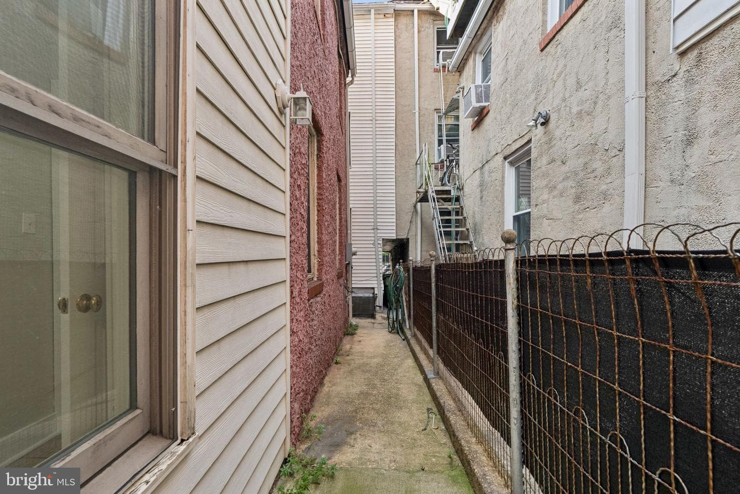 109 E West Street photo 34