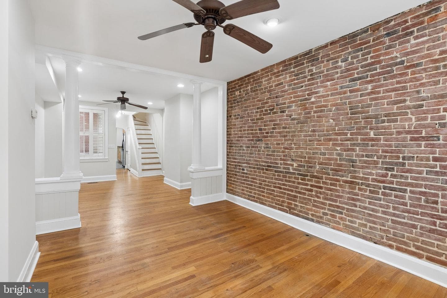 109 E West Street photo 4
