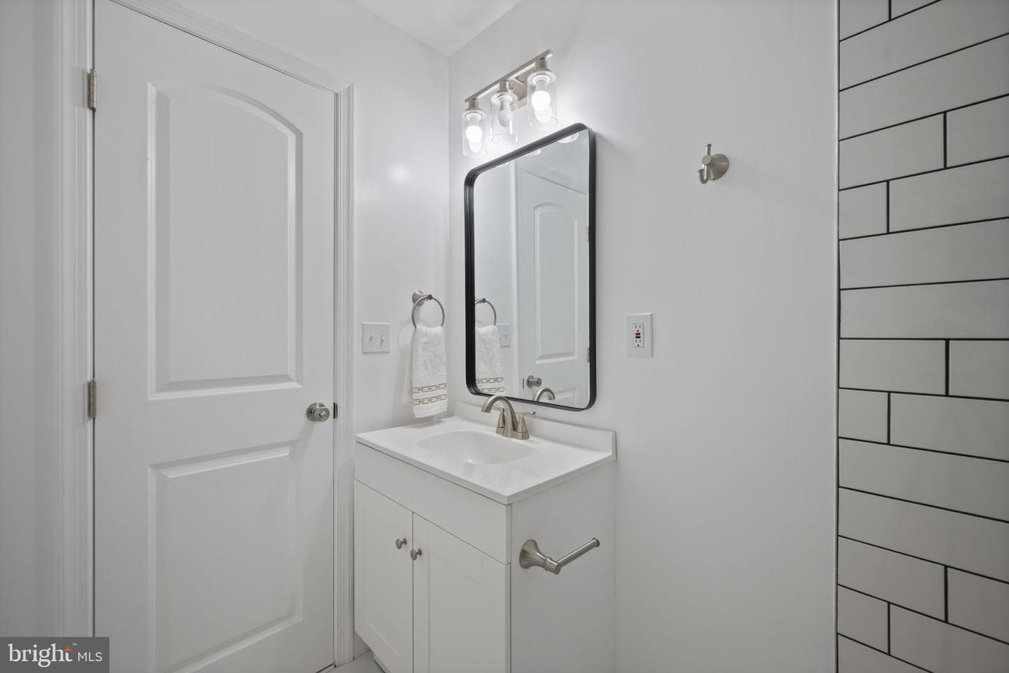 328 S Macon Street photo 16