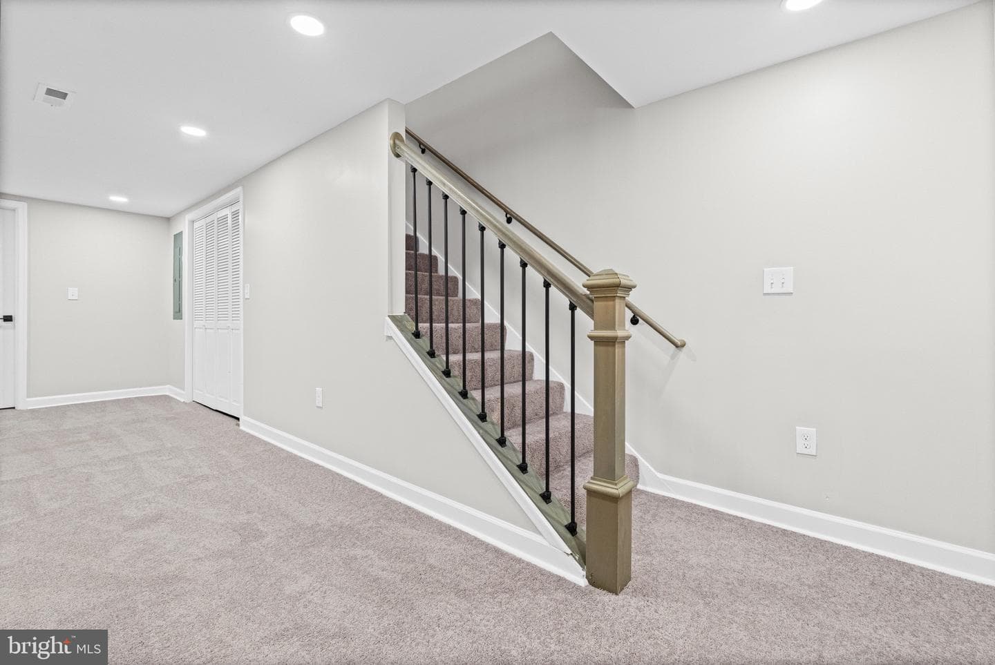 706 N Arlington Avenue photo 39
