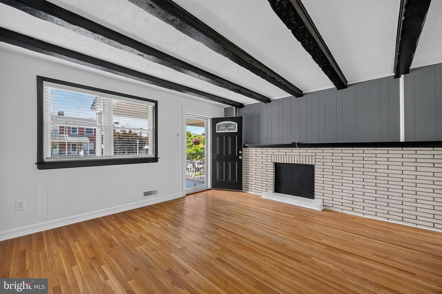 1623 S Ellamont Street photo 4