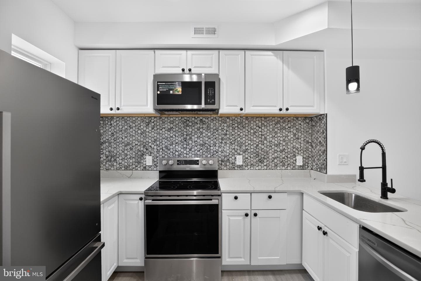 2877 Woodbrook Avenue photo 12