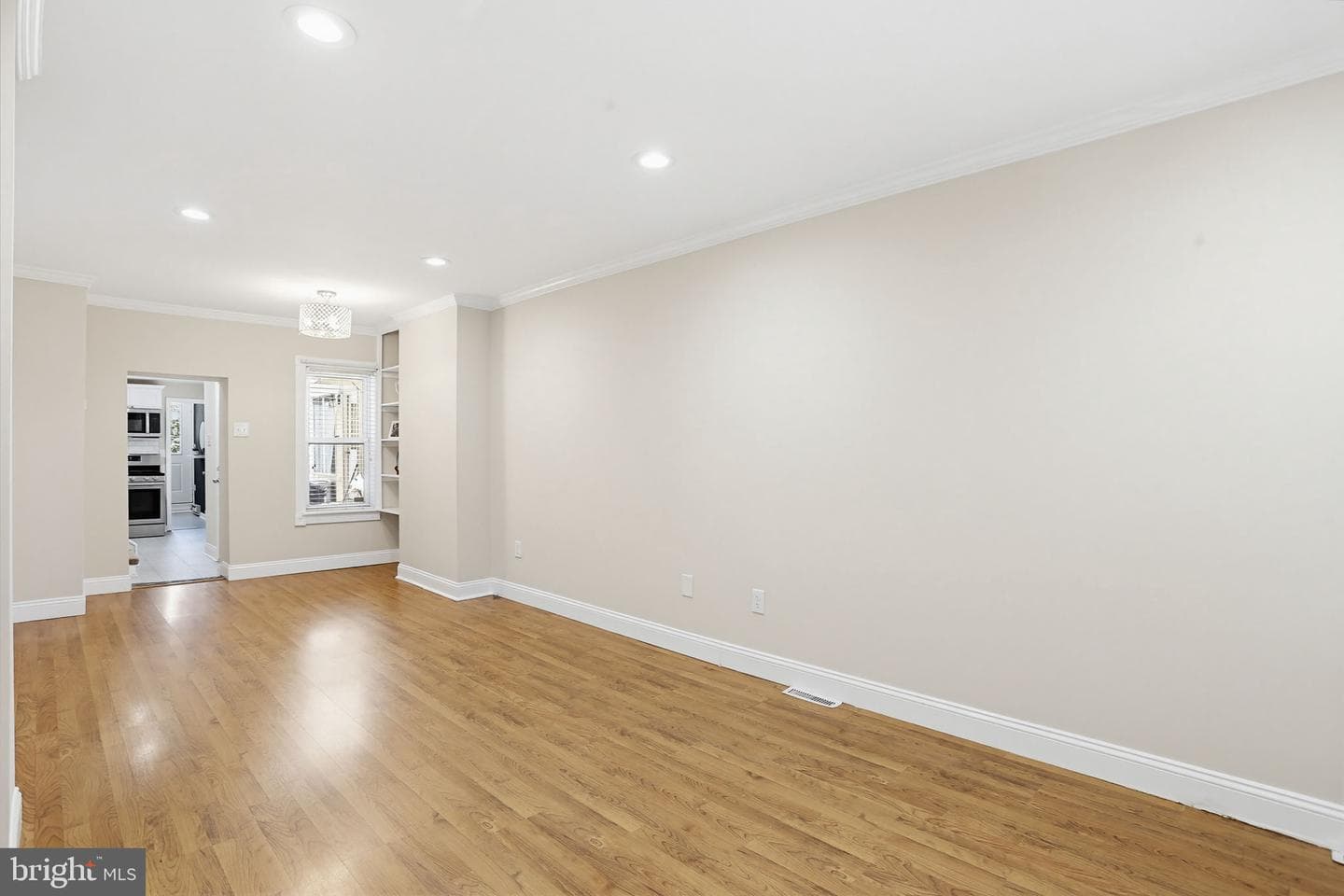 2116 Bank Street photo 7