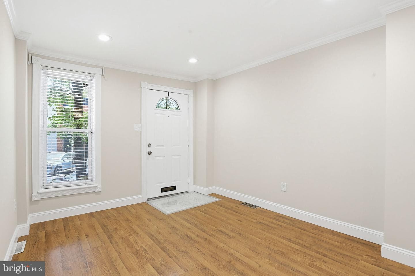 2116 Bank Street photo 9