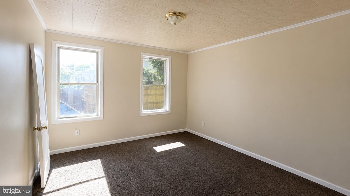 525 N Clinton Street N photo 6