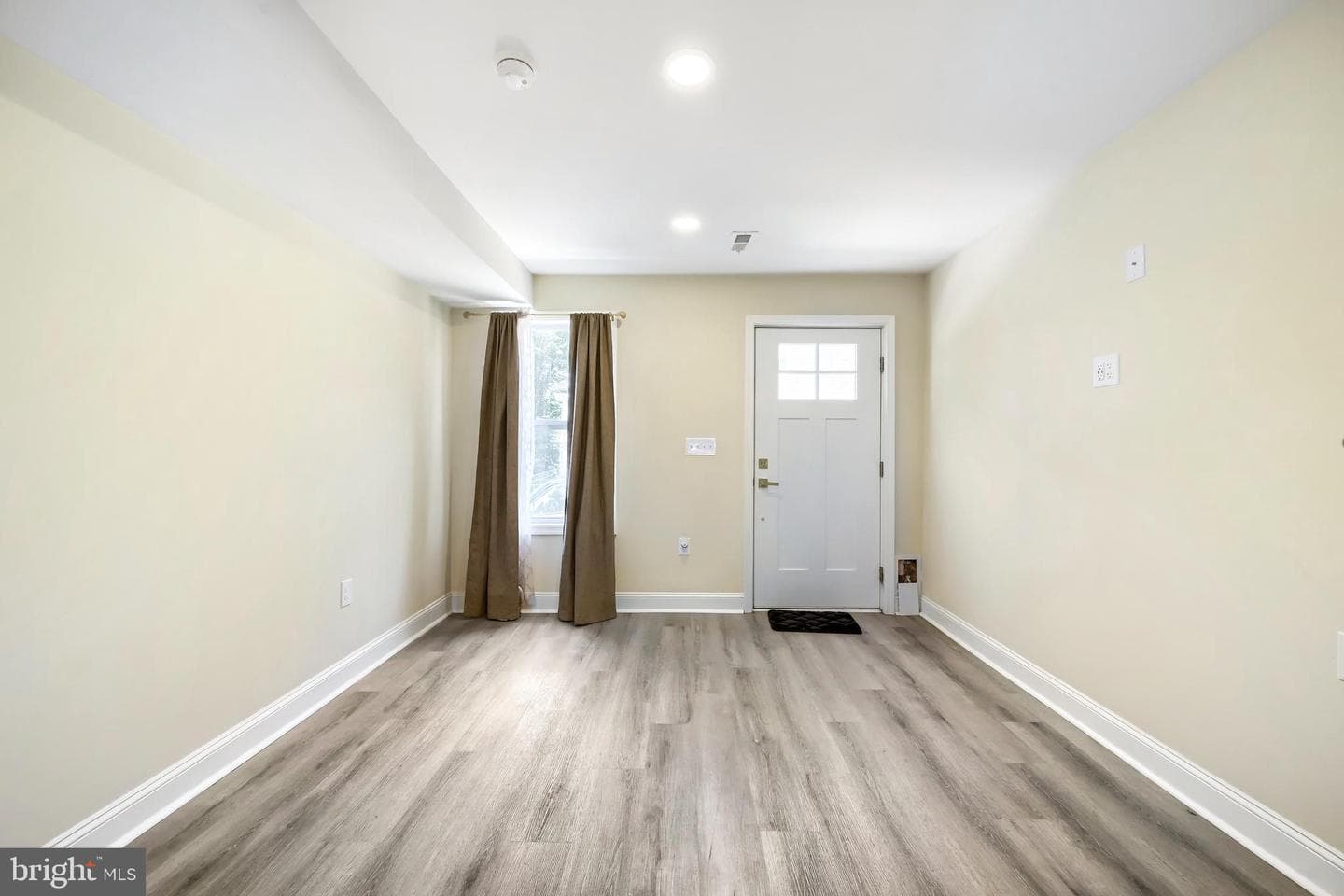 2645 Lehman Street photo 8