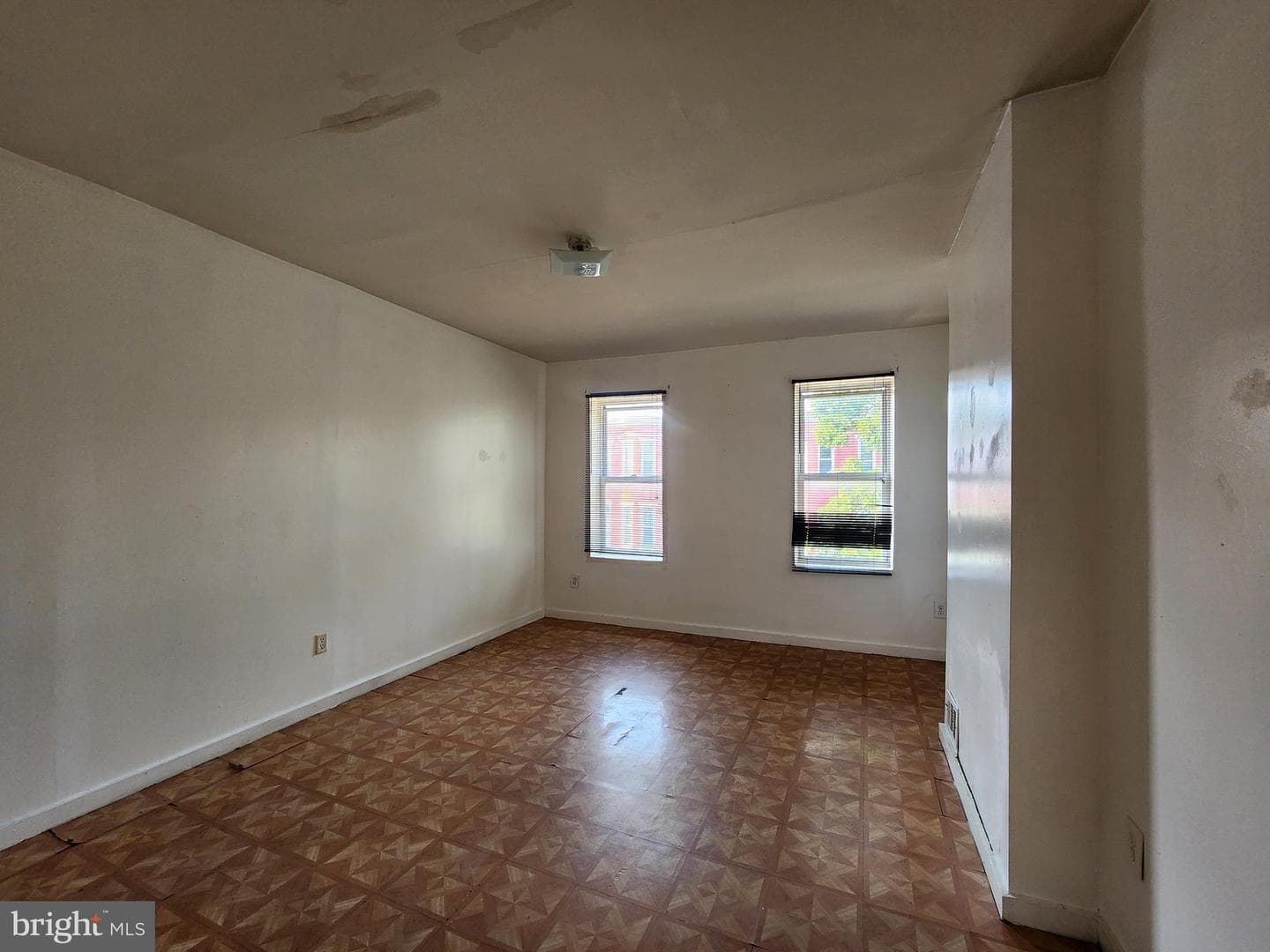 2142 W Fayette Street photo 10