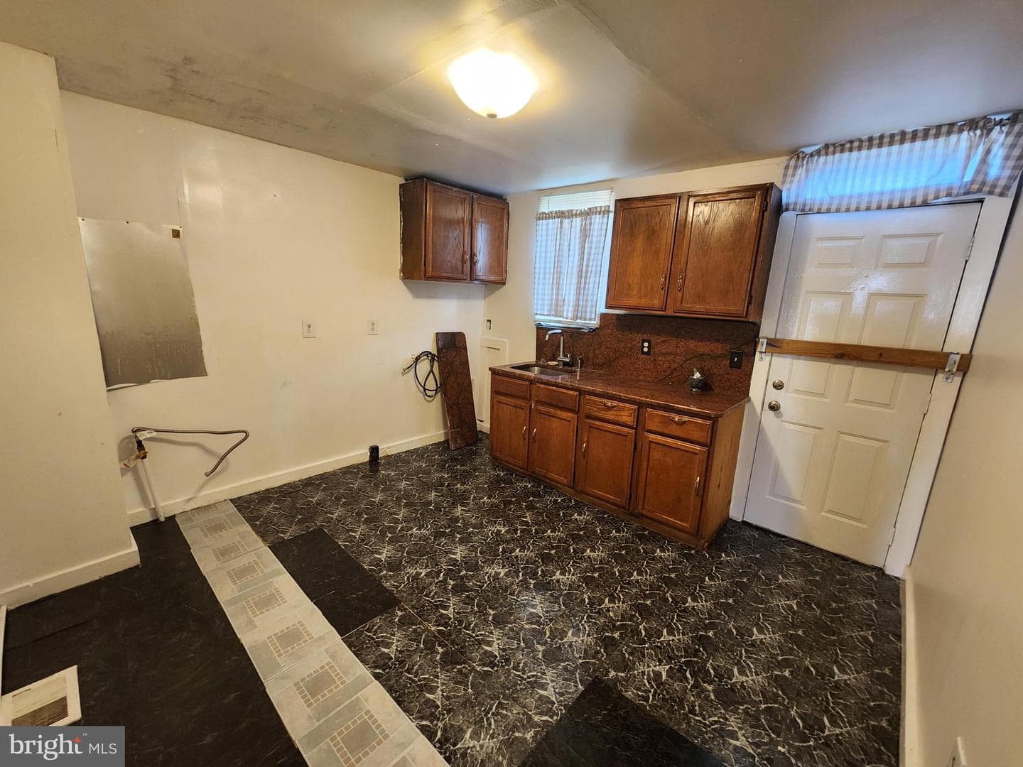 2142 W Fayette Street photo 8